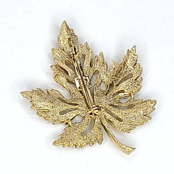 Vintage Maple Leaf Brooch Textured Goldtone Metal 2 1/8" - Picture 3 of 3